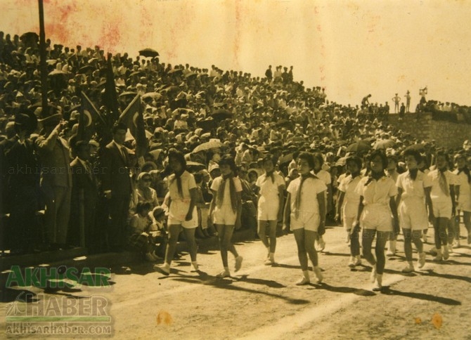 Akhisar tarihine yolculuk! 23 Ekim 2018 tarihli geçmişten 10 fotoğraf 7