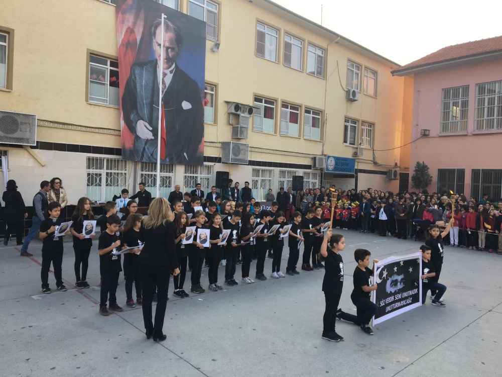 Misak-ı Milli İlkokulu Ali Şefik Ortaokulu'ndan muhteşem 10 Kasım t 8