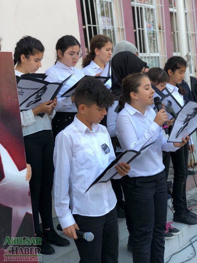 Gazi Ortaokulu, Ata’sını saygıyla andı 16