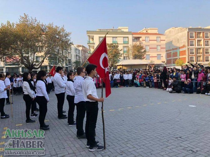 Gazi Ortaokulu, Ata’sını saygıyla andı 17