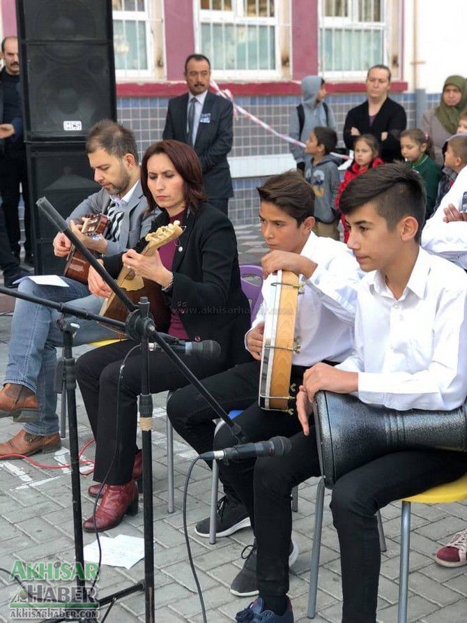 Gazi Ortaokulu, Ata’sını saygıyla andı 24