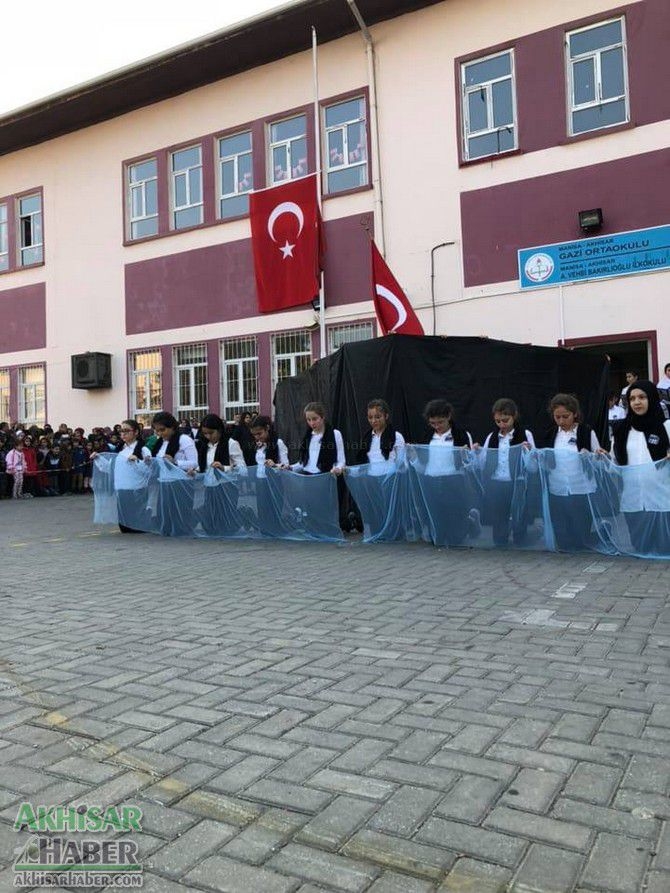 Gazi Ortaokulu, Ata’sını saygıyla andı 29