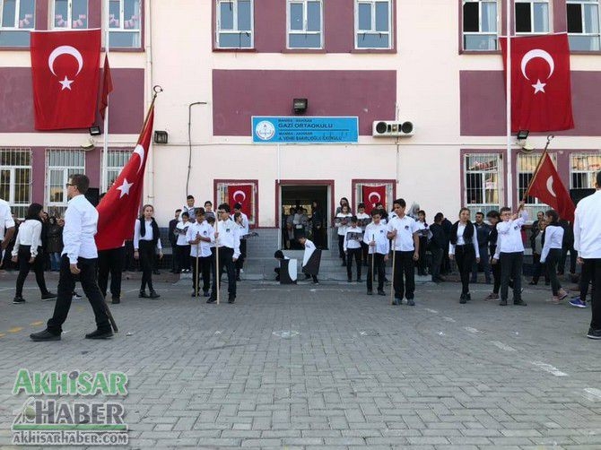 Gazi Ortaokulu, Ata’sını saygıyla andı 34