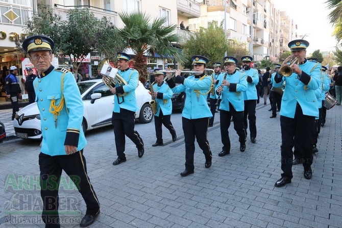 Akhisar'da Dünya zeytin Günü yürüyüşü renkli görüntülere sahne oldu 11