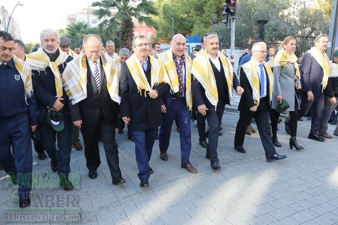 Akhisar'da Dünya zeytin Günü yürüyüşü renkli görüntülere sahne oldu 15