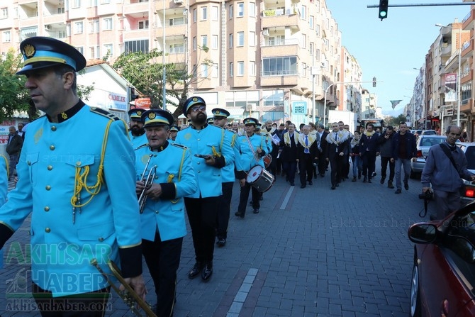 Akhisar'da Dünya zeytin Günü yürüyüşü renkli görüntülere sahne oldu 168