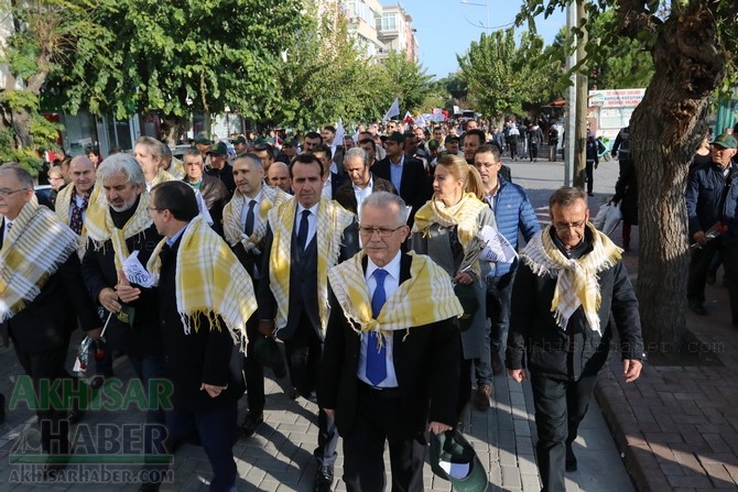 Akhisar'da Dünya zeytin Günü yürüyüşü renkli görüntülere sahne oldu 173