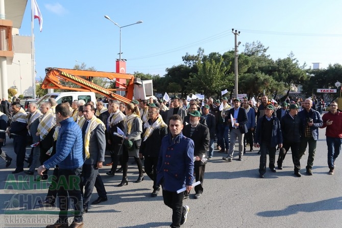 Akhisar'da Dünya zeytin Günü yürüyüşü renkli görüntülere sahne oldu 183