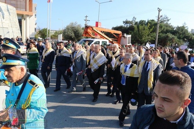 Akhisar'da Dünya zeytin Günü yürüyüşü renkli görüntülere sahne oldu 184