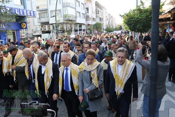 Akhisar'da Dünya zeytin Günü yürüyüşü renkli görüntülere sahne oldu 19