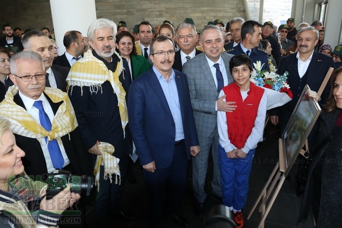 Akhisar'da Dünya zeytin Günü yürüyüşü renkli görüntülere sahne oldu 197