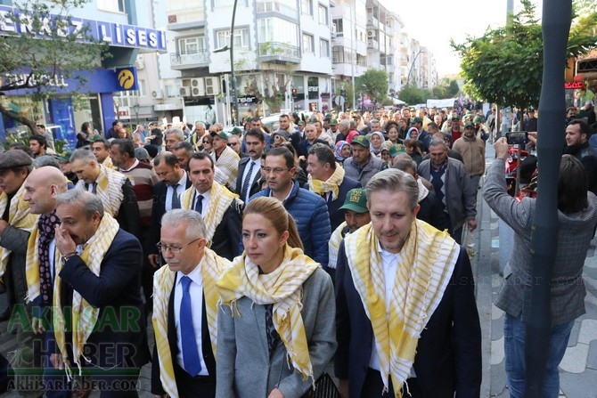 Akhisar'da Dünya zeytin Günü yürüyüşü renkli görüntülere sahne oldu 20