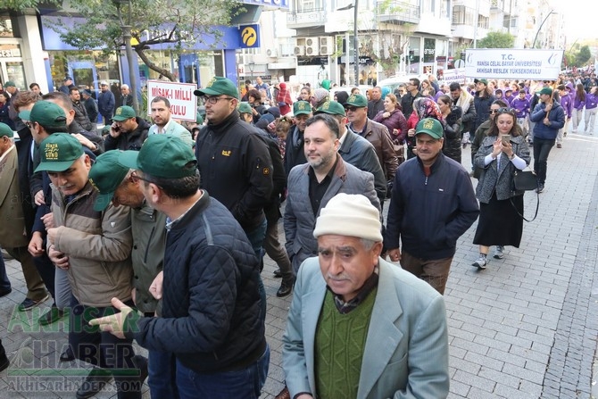 Akhisar'da Dünya zeytin Günü yürüyüşü renkli görüntülere sahne oldu 38