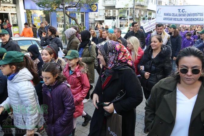 Akhisar'da Dünya zeytin Günü yürüyüşü renkli görüntülere sahne oldu 42