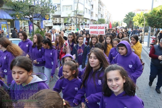 Akhisar'da Dünya zeytin Günü yürüyüşü renkli görüntülere sahne oldu 48