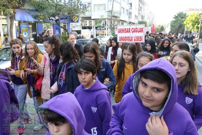 Akhisar'da Dünya zeytin Günü yürüyüşü renkli görüntülere sahne oldu 49