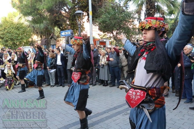 Akhisar'da Dünya zeytin Günü yürüyüşü renkli görüntülere sahne oldu 5