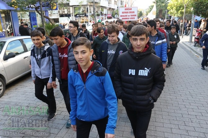 Akhisar'da Dünya zeytin Günü yürüyüşü renkli görüntülere sahne oldu 57