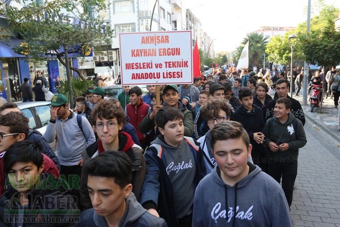 Akhisar'da Dünya zeytin Günü yürüyüşü renkli görüntülere sahne oldu 61