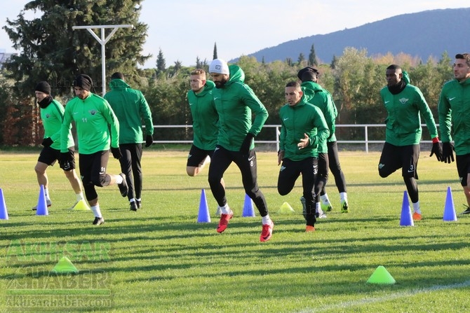 Akhisarspor, Standart Liege maçı hazırlıklarını tamamladı, Cihat Arslan  2