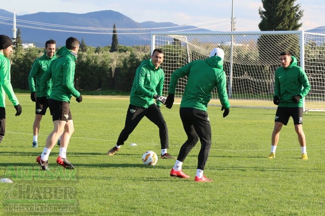 Akhisarspor, Standart Liege maçı hazırlıklarını tamamladı, Cihat Arslan  3