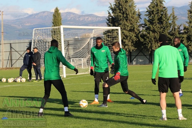 Akhisarspor, Standart Liege maçı hazırlıklarını tamamladı, Cihat Arslan  5