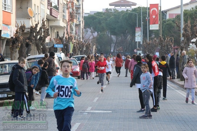 27 Aralık Atatürk Kır Koşusu Akhisar'da çekişmeli geçiyor 27