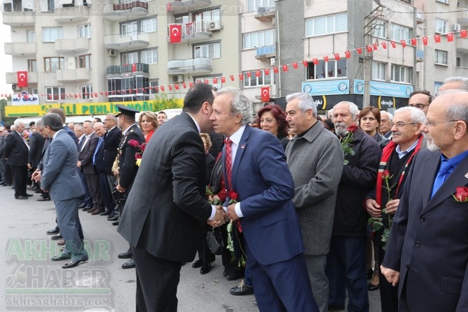 23 Nisan Ulusal Egemenlik ve Çocuk Bayramı Atatürk Anıtı çelenk sunma tö 10