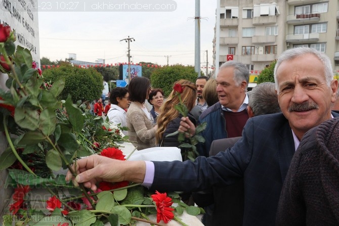 23 Nisan Ulusal Egemenlik ve Çocuk Bayramı Atatürk Anıtı çelenk sunma tö 106