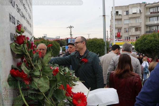 23 Nisan Ulusal Egemenlik ve Çocuk Bayramı Atatürk Anıtı çelenk sunma tö 110