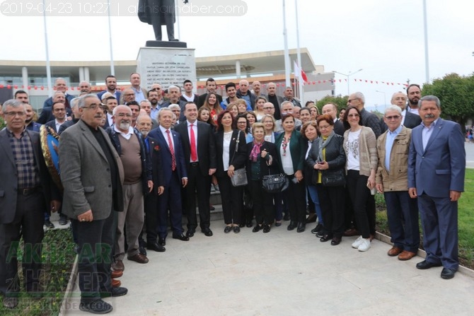 23 Nisan Ulusal Egemenlik ve Çocuk Bayramı Atatürk Anıtı çelenk sunma tö 116