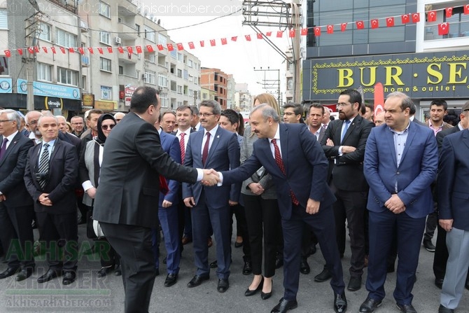 23 Nisan Ulusal Egemenlik ve Çocuk Bayramı Atatürk Anıtı çelenk sunma tö 15