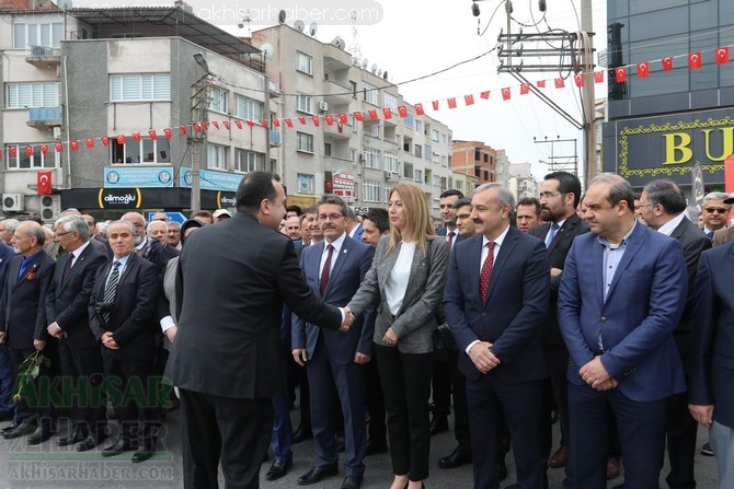 23 Nisan Ulusal Egemenlik ve Çocuk Bayramı Atatürk Anıtı çelenk sunma tö 16