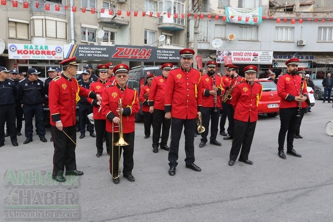 23 Nisan Ulusal Egemenlik ve Çocuk Bayramı Atatürk Anıtı çelenk sunma tö 19