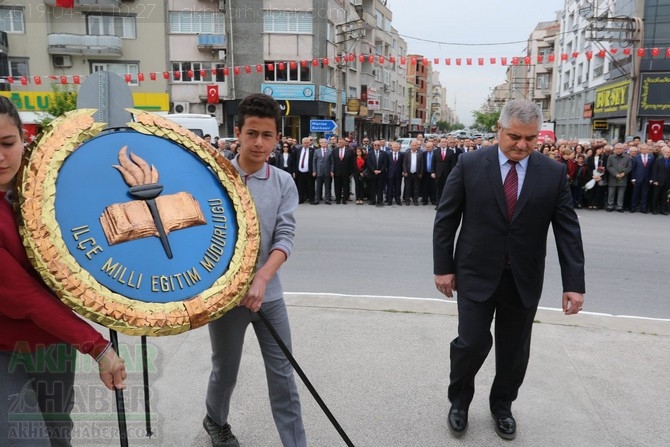 23 Nisan Ulusal Egemenlik ve Çocuk Bayramı Atatürk Anıtı çelenk sunma tö 21