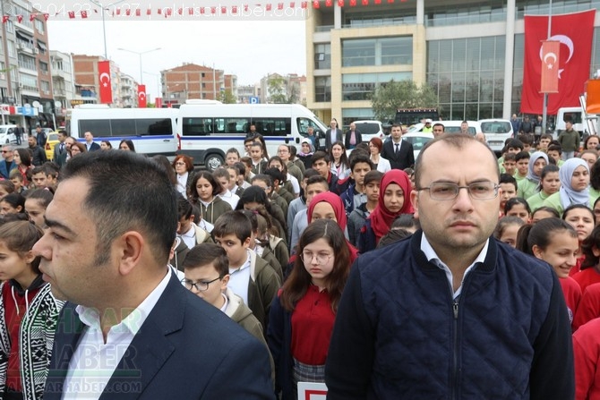 23 Nisan Ulusal Egemenlik ve Çocuk Bayramı Atatürk Anıtı çelenk sunma tö 44