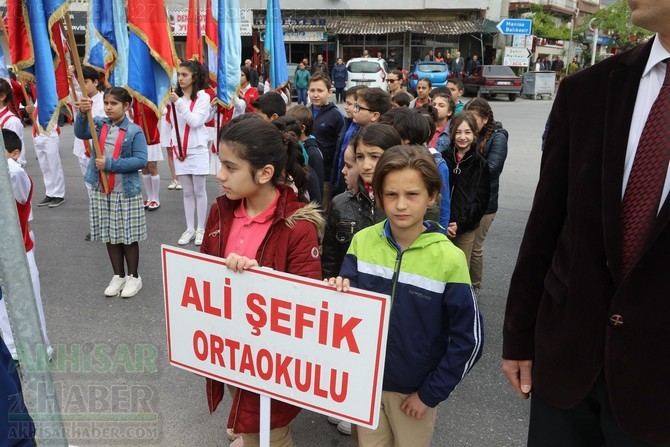 23 Nisan Ulusal Egemenlik ve Çocuk Bayramı Atatürk Anıtı çelenk sunma tö 55