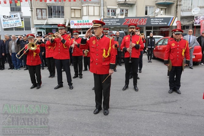 23 Nisan Ulusal Egemenlik ve Çocuk Bayramı Atatürk Anıtı çelenk sunma tö 62