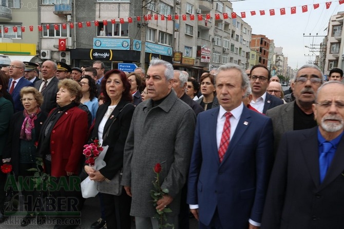 23 Nisan Ulusal Egemenlik ve Çocuk Bayramı Atatürk Anıtı çelenk sunma tö 72