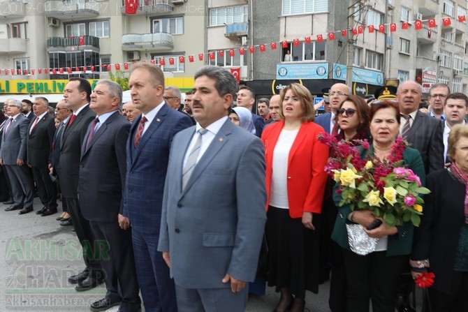 23 Nisan Ulusal Egemenlik ve Çocuk Bayramı Atatürk Anıtı çelenk sunma tö 73