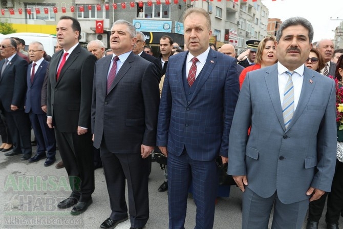 23 Nisan Ulusal Egemenlik ve Çocuk Bayramı Atatürk Anıtı çelenk sunma tö 74