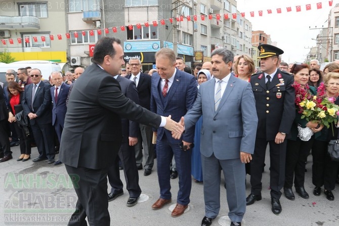 23 Nisan Ulusal Egemenlik ve Çocuk Bayramı Atatürk Anıtı çelenk sunma tö 8