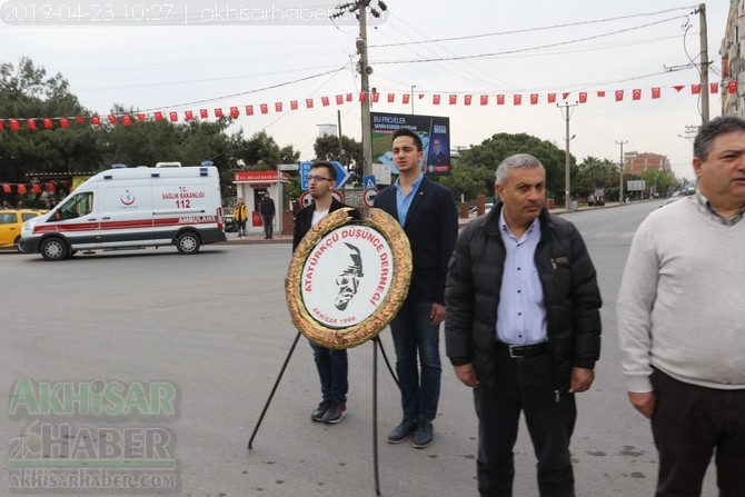 23 Nisan Ulusal Egemenlik ve Çocuk Bayramı Atatürk Anıtı çelenk sunma tö 82