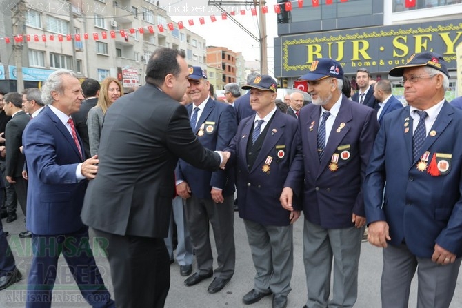 23 Nisan Ulusal Egemenlik ve Çocuk Bayramı Atatürk Anıtı çelenk sunma tö 84