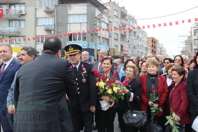 23 Nisan Ulusal Egemenlik ve Çocuk Bayramı Atatürk Anıtı çelenk sunma tö 9