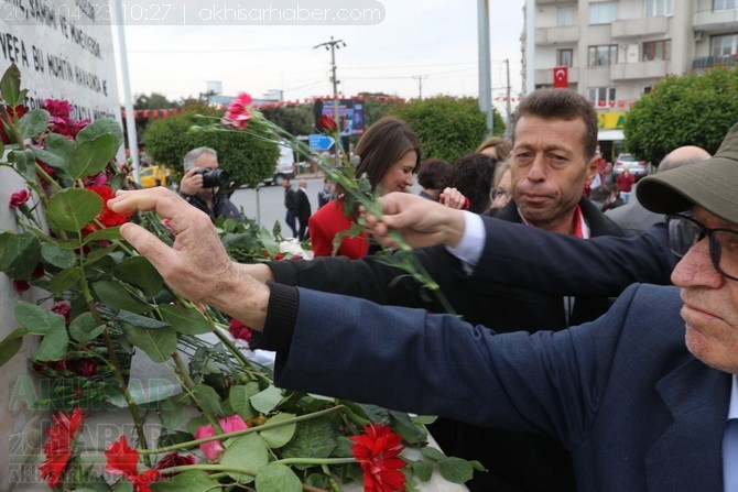 23 Nisan Ulusal Egemenlik ve Çocuk Bayramı Atatürk Anıtı çelenk sunma tö 97