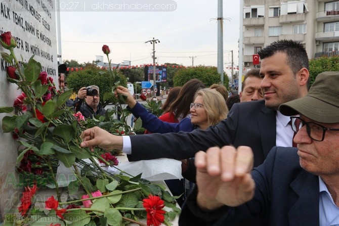 23 Nisan Ulusal Egemenlik ve Çocuk Bayramı Atatürk Anıtı çelenk sunma tö 98