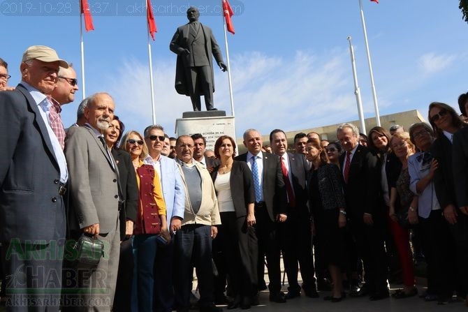 Cumhuriyet Bayramı 96.yıl Atatürk anıtı çelenk sunma töreni 76