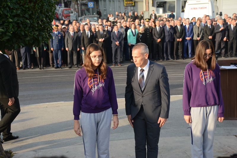 10 Kasım Atatürk'ü Anma Günü Çelenk Sunma Töreni Foto Galeri 32