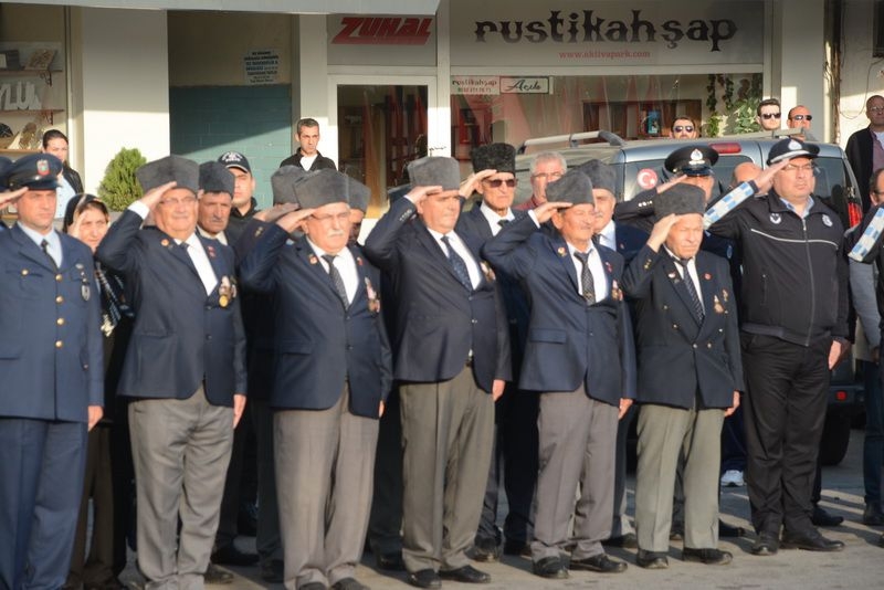 10 Kasım Atatürk'ü Anma Günü Çelenk Sunma Töreni Foto Galeri 54